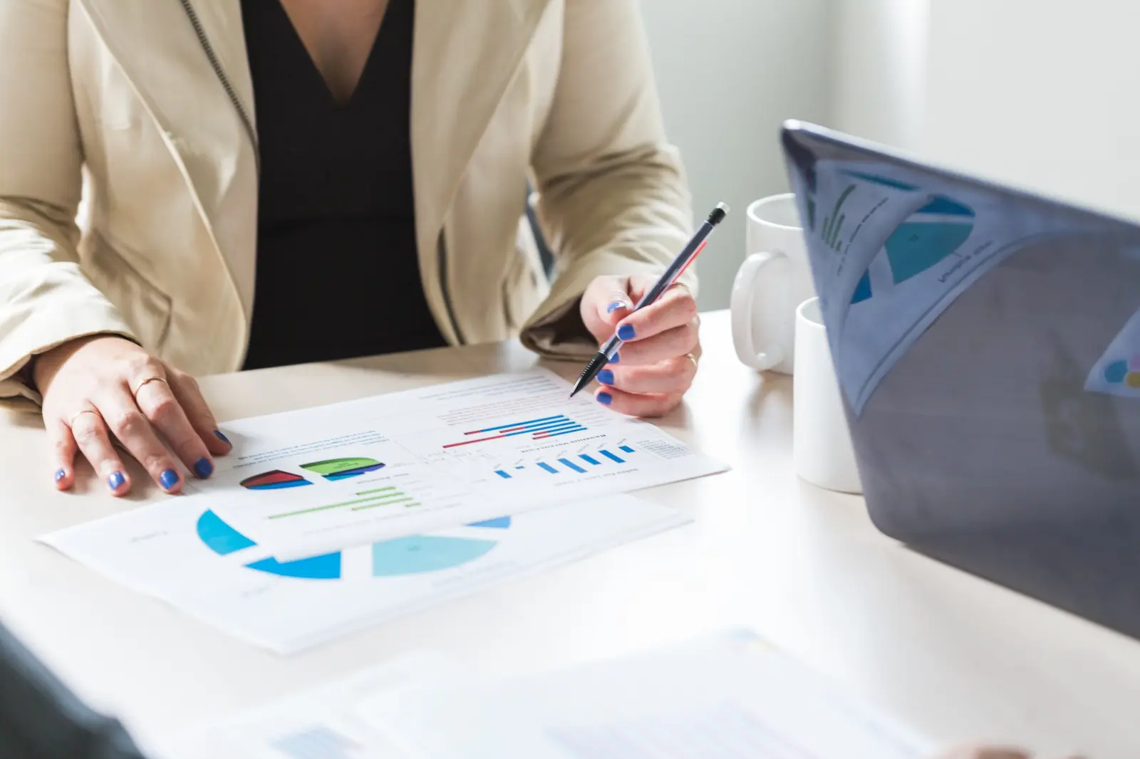 İstatistiksel analiz grafikleri ve veri tabloları